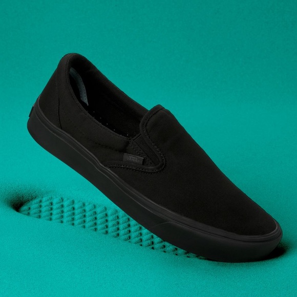 VANS Unisex Comfycush Slip-On
